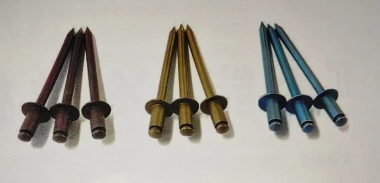 Nituri colorate din titan Nissen Rivet